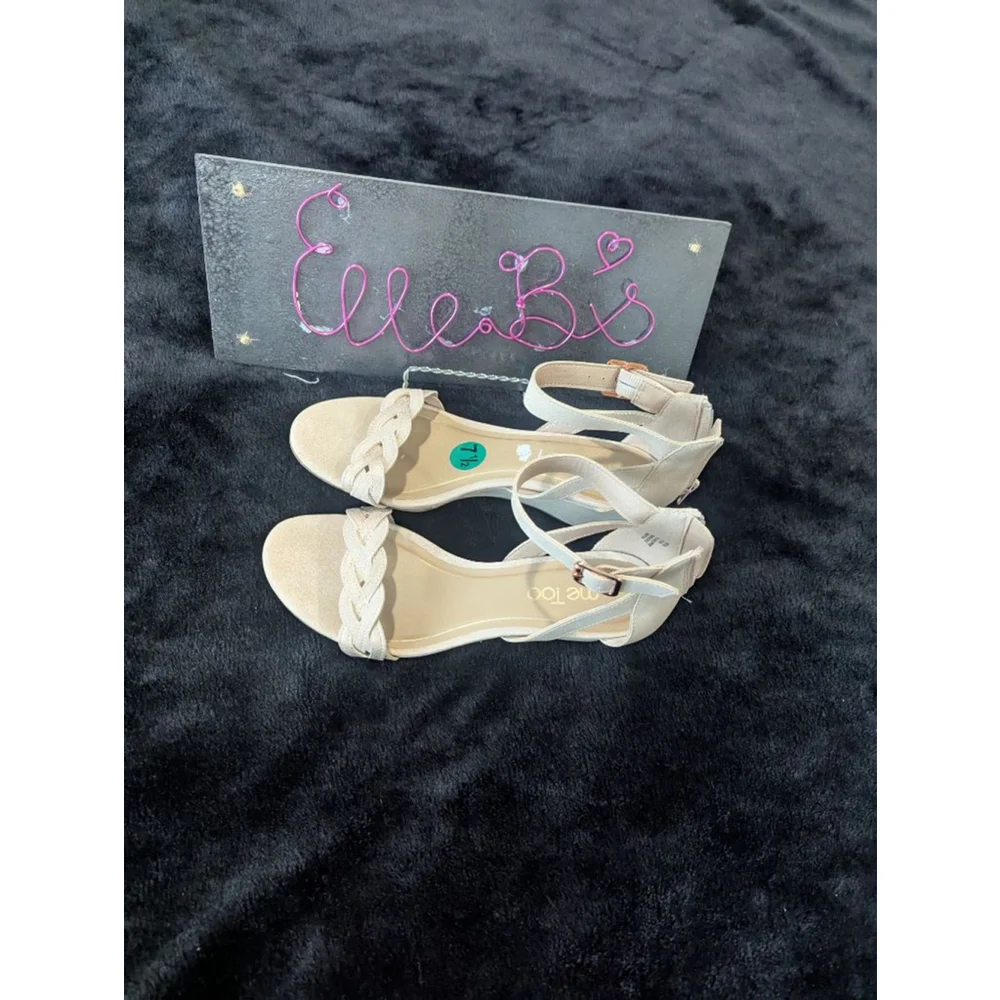 EUC Me Too Neutral Color Wedge Shoes 7.5